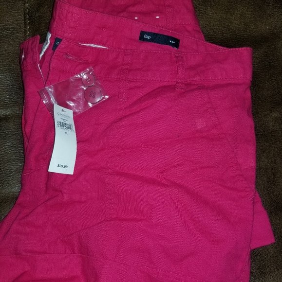 NWT Gap shorts - Picture 3 of 4